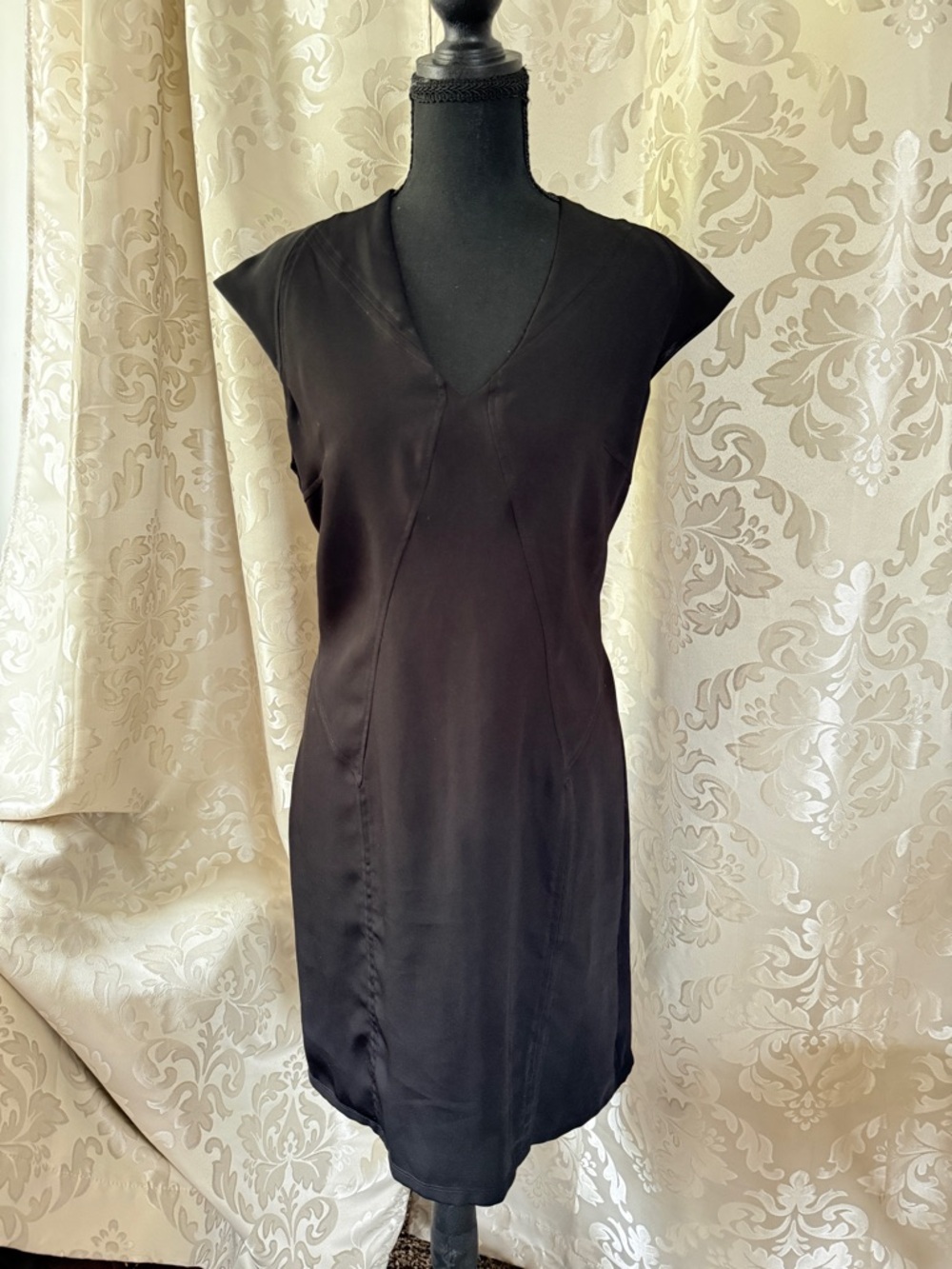 Worthington Black V-Neck Mini Dress/E051